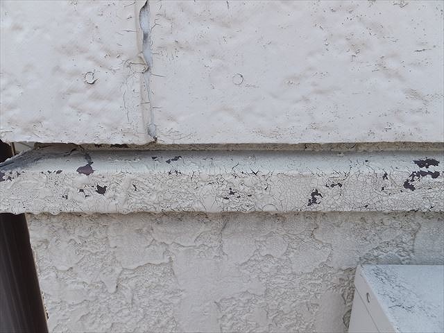 壁の立ち上がりとサイディングボードの継目